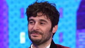 “Il Commissario Ricciardi 2”, Lino Guanciale conteso ma Bambinella fa piangere