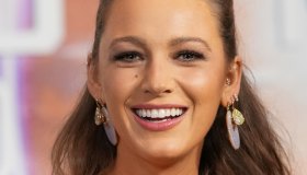 Blake Lively in costume su Instagram dopo il quarto figlio: splendida post gravidanza