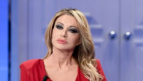 Paola Ferrari scatenata, tradimenti e tentazioni: “Farei una pazzia per lei”