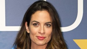 “Un passo dal cielo 7”, bacio a tradimento e spogliarello pubblico