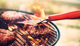 Barbecue da tavolo: la soluzione geniale per grigliate senza fumo (anche per chi non ha terrazzo e giardino)