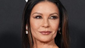 Catherine Zeta Jones il look dark e sensuale