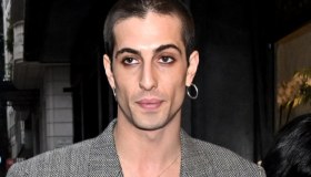 Colpo di testa per Damiano, cambia ancora look e le reazioni sono esilaranti