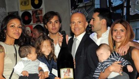 Giorgio Mastrota con figli e nipoti