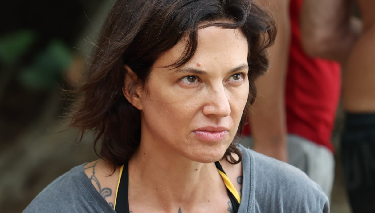 “Isola 2023”, Asia Argento chiama in diretta per la sorella Fiore (che vuole abbandonare)