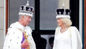 L’Incoronazione tra “Bridgerton” e “The Crown”: 5 motivi per cui non possiamo resistere ai Reali