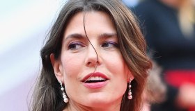 Charlotte Casiraghi seduce Cannes: look effetto bagnato e dettaglio da copiare