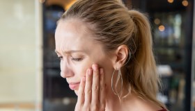 Parodontite, come funzionano i farmaci per l’osteoporosi