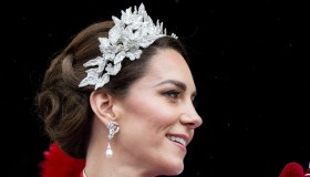 Kate Middleton, 7 pettinature in 5 giorni a prova di pioggia: il suo segreto costa 10 euro