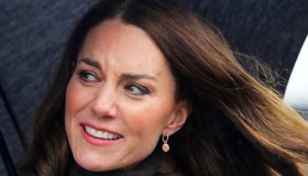 Kate Middleton alle prove dell’incoronazione: l’abito a fiori è un disastro