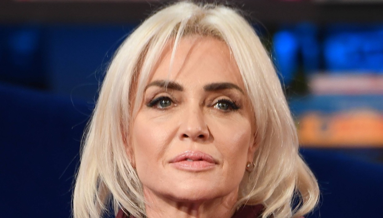 Paola Barale a cuore aperto a “Verissimo”: la scelta più difficile della sua vita