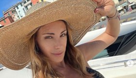 Sabrina Salerno, il primo bikini su Instagram ferma il tempo: stupenda a 55 anni