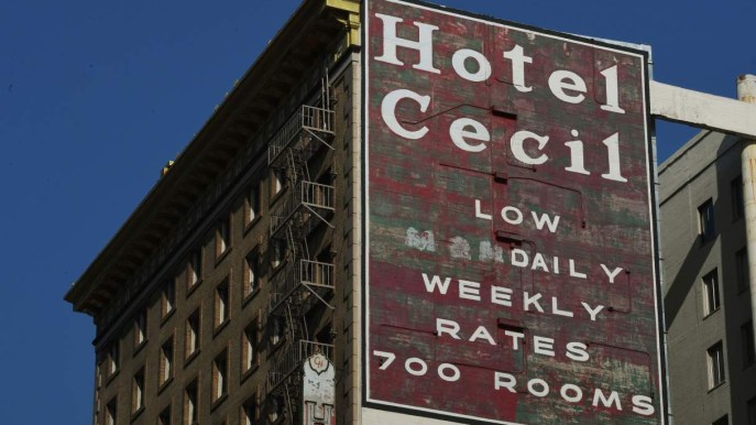 Suicidi, omicidi e serial killer: la vera storia del Cecil Hotel