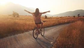 Chi va in bicicletta vive più a lungo e dimostra meno anni