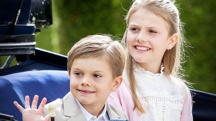 Estelle e Oscar di Svezia, la foto ufficiale dei nipoti privilegiati di Re Gustavo