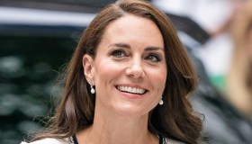 Kate Middleton, un sogno in bianco ma con le scarpe di Meghan Markle