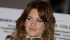 Chi è Liz Solari di “Sei mai stata sulla luna?”: la modella al fianco di Raoul Bova