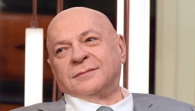 “Domenica In”, Platinette e la rinascita dopo l’ictus: Mara Venier in lacrime