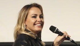 Sonia Bruganelli, gli auguri con “battuta” a Paolo Bonolis