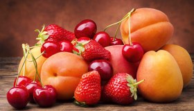 Quali sono gli alimenti che aiutano l’abbronzatura