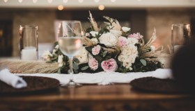 Centrotavola fai da te per il matrimonio: come scegliere il tema e realizzarli