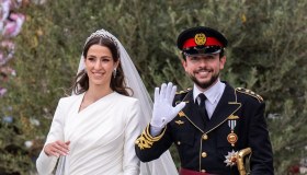 Matrimonio Hussein di Giordania e Rajwa Al Saif: la sposa incanta con l’abito da sogno