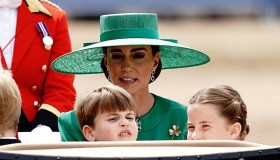 Trooping the Colour, George e Louis rubano la scena a Re Carlo (e Kate sogghigna)