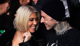 Kourtney Kardashian in dolce attesa: l’annuncio a sorpresa durante il concerto