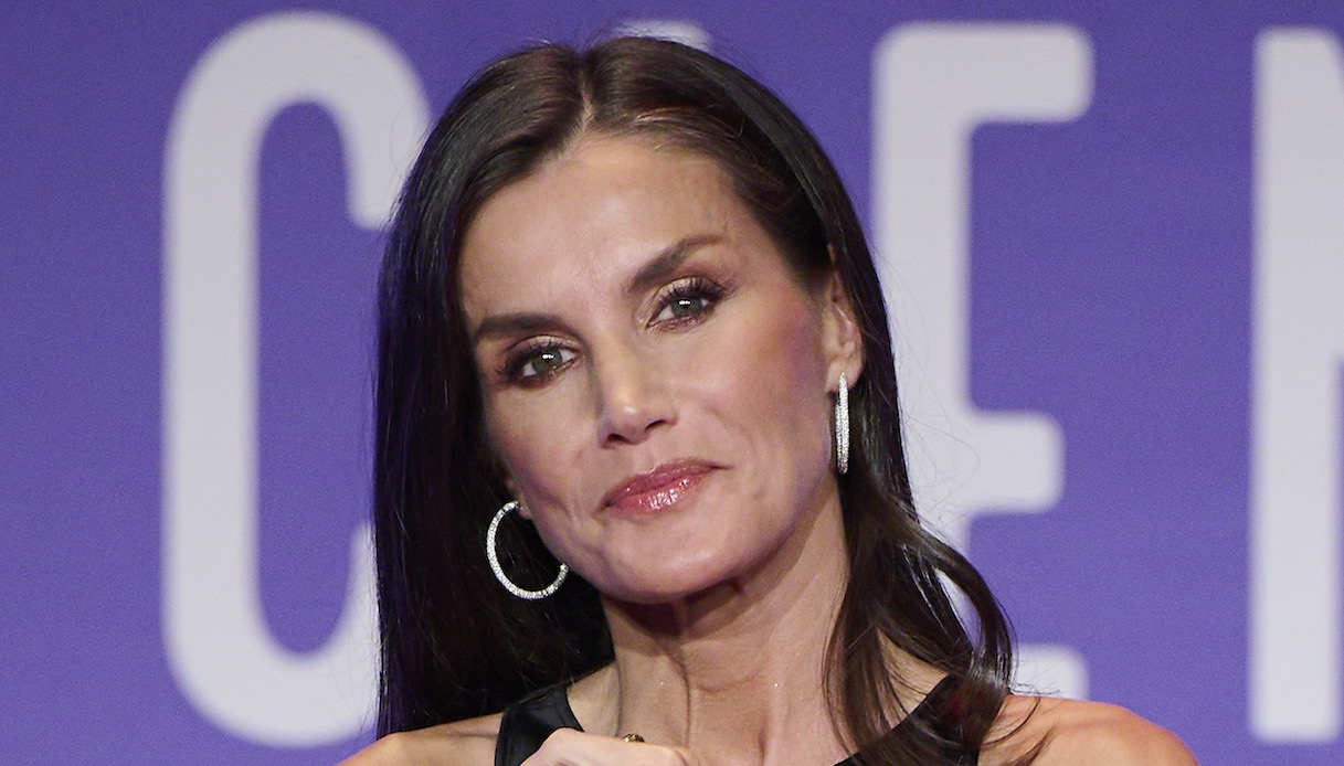 Letizia di Spagna, lo slip dress che tutte vorremmo (a un prezzo piccolissimo)