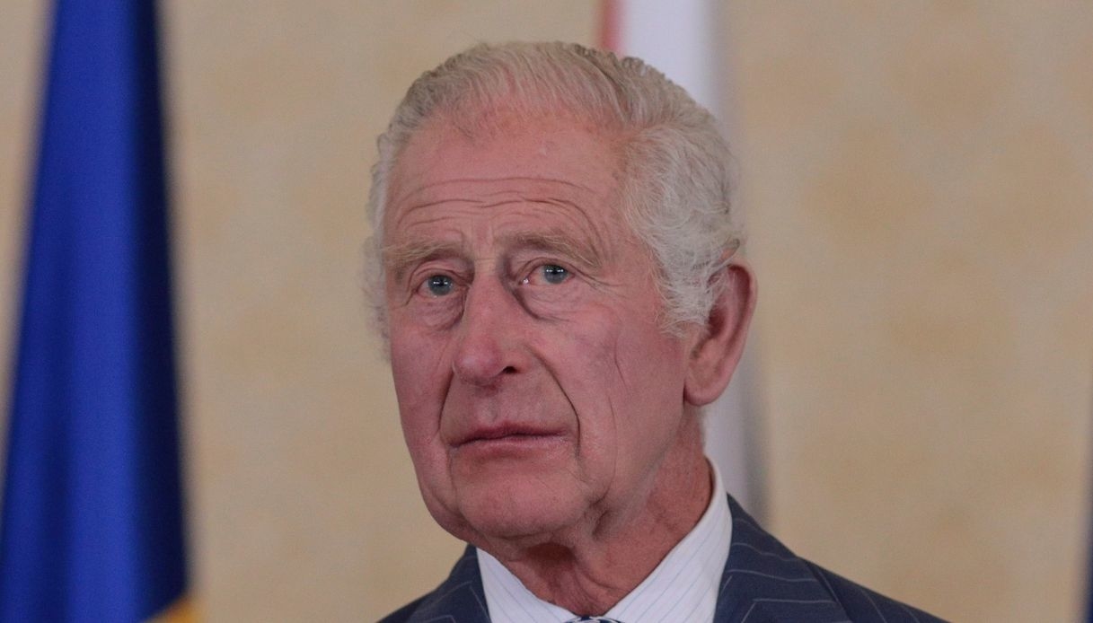 Re Carlo è deluso da Harry e Meghan: drastici provvedimenti