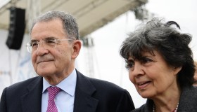 Addio a Flavia Franzoni, il dolore del marito Romano Prodi e dei figli