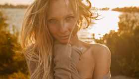 Latte Make-up: tutto ciò che ti serve per riprodurre il trucco più cool dell’estate