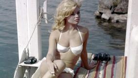 Brigitte Bardot in bikini