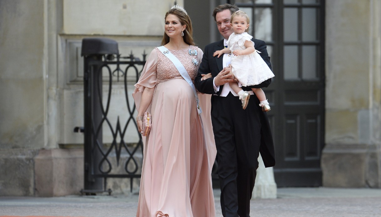 Madeleine di Svezia al matrimonio del fratello Carl Philip con il marito Chris O'Neill e la figlia Leonore