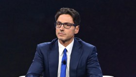 Pier Silvio Berlusconi premia Alfonso Signorini: nuovo accordo firmato