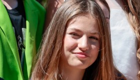 Leonor, il suo abito a fiori con cut out mette in ombra Letizia di Spagna