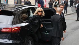 Funerali Jane Birkin, Brigitte Macron la più elegante in nero: tutti i vip presenti