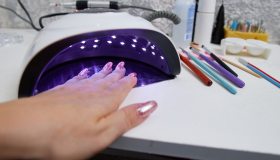 Kit smalto semipermanente: come funziona e quali prodotti acquistare