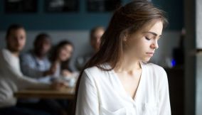 Ragazza presa in giro