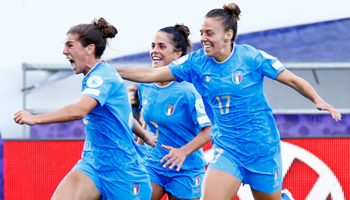 Azzurre in campo contro gli stereotipi così si vince