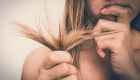 Capelli che si spezzano: consigli e prodotti per combattere il problema