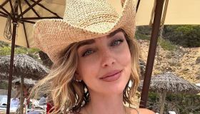 Chiara Ferragni, anche un tuffo scatena polemiche: che reazione