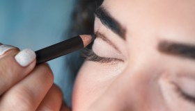 Come realizzare un make-up occhi pazzesco con la tecnica cut crease