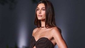 Hailey Bieber, 10 look che hanno fatto la storia: tra casual e sensualità