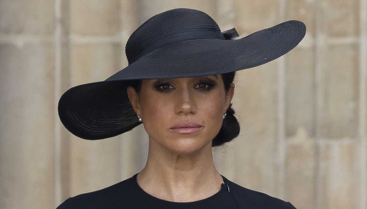 Meghan Markle, addio all’anello di fidanzamento da 156.000 sterline