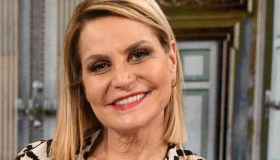 Simona Ventura mostra l’anello di fidanzamento in tv e Giovanni Terzi commenta su Instagram