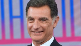 Nuovo caso Tiberio Timperi: risata incontrollata per “la frisella di Belen”