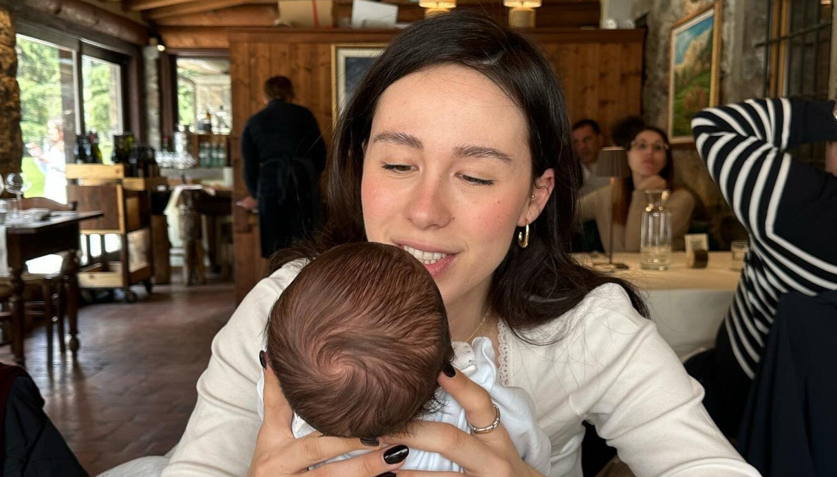 Aurora Ramazzotti svela perché non mostra il volto di Cesare su Instagram