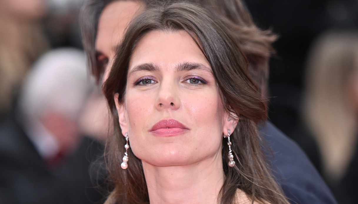 Charlotte Casiraghi compie 37 anni fascino allo stato puro