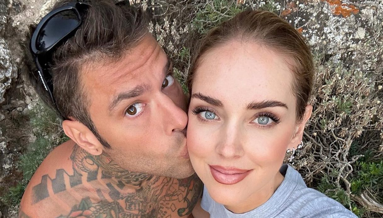 Crisi tra Fedez e Chiara Ferragni, sparisce la fede dell'influencer